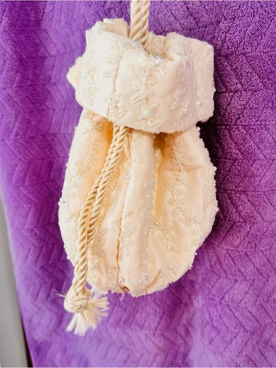 Cream Beaded Drawstring Mini Bag - Picture 3 of 9